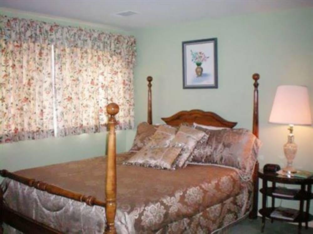 Montague Inn Saginaw Kültér fotó
